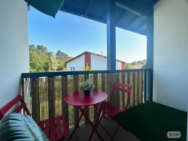 ANGLET ARITXAGUE - STUDIO 20 m² - BALCON - PARKING - DERNIER ÉTAGE