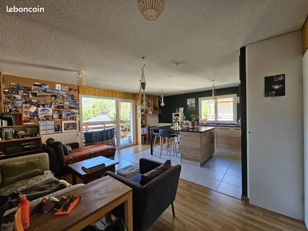 Location à l'année appartement non meublé, 3 pièces 64 m²