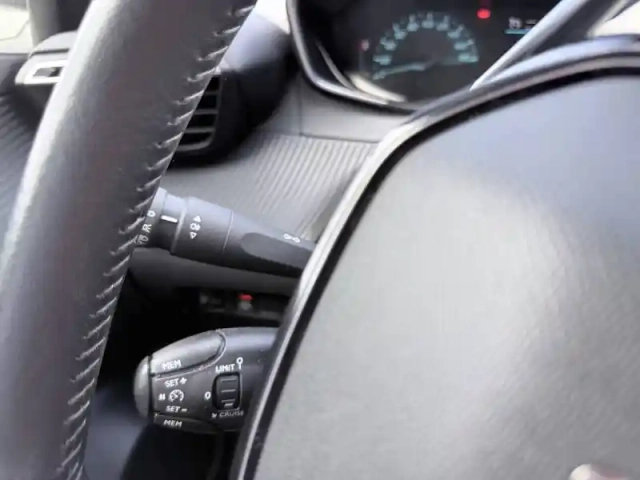 Peugeot 2008 electrique 136 ch — photo 18