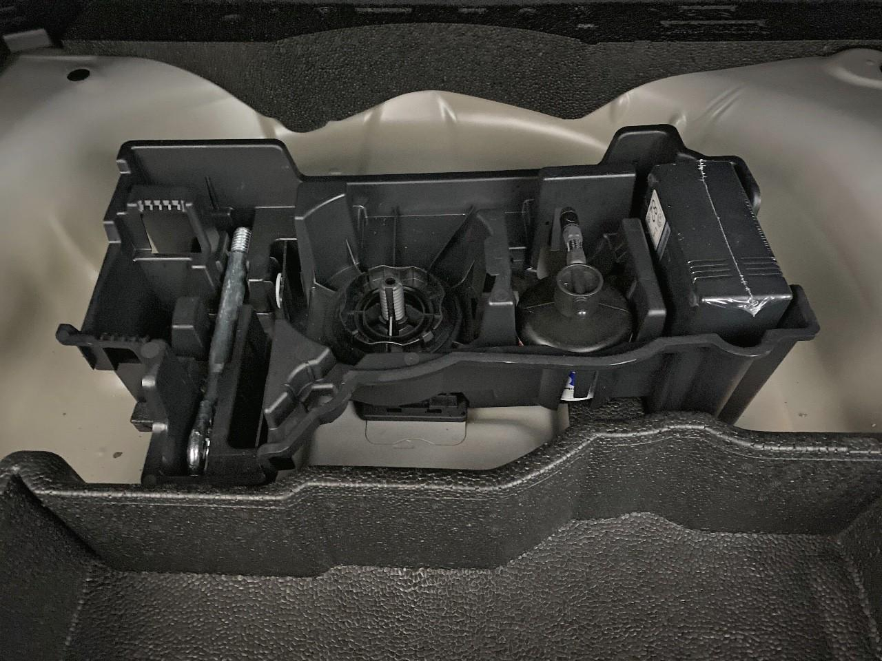 Peugeot 2008 hybrid 145 ch e-dcs6 allure — photo 12