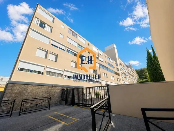 Balaguier  Appartement faux T4 lumineux proche plages et com