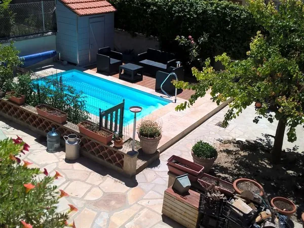 chambre étudiant / stagiaire dans villa piscine