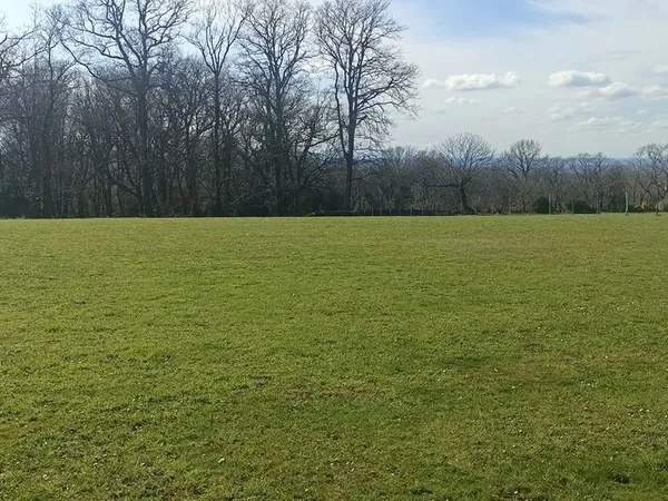 Terrain de 2845 m2 niché sur les crêtes