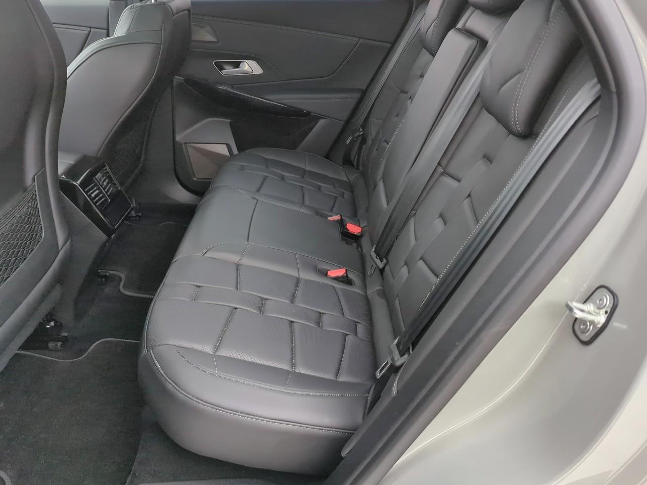 Ds Ds 7 crossback bluehdi 130 eat8 etoile — photo 10