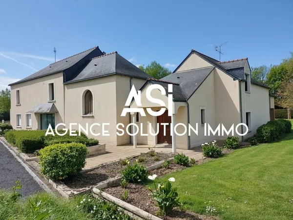 Maison 5 pièces - 143 m² habitable - Local Pro de 118 m² sur 55 639 m². de terrain.