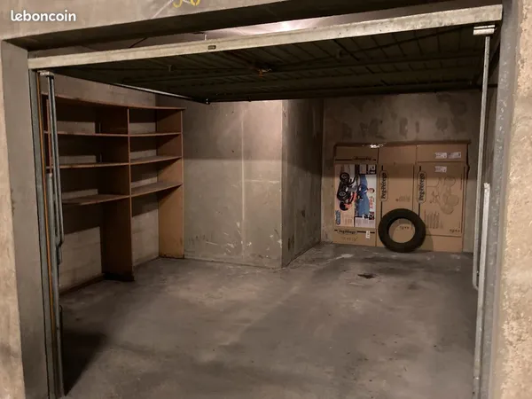 Box fermé villa compoint 17e