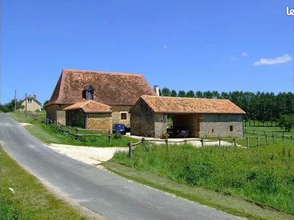 Maison à louer à Nantheuil avec jardin