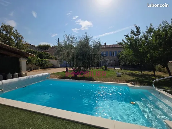 Maison 10 pièces 247 m²