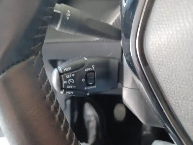 Peugeot 208 bluehdi 100 s&amp;s bvm6 — photo 92