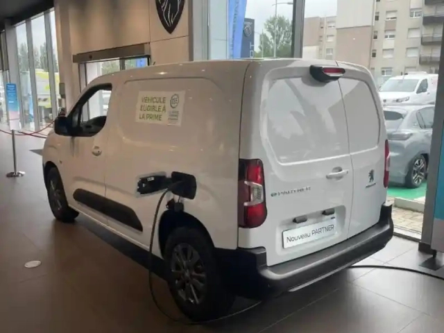 Peugeot Partner m 800kg electrique 136ch batterie 50 kwh — photo 20