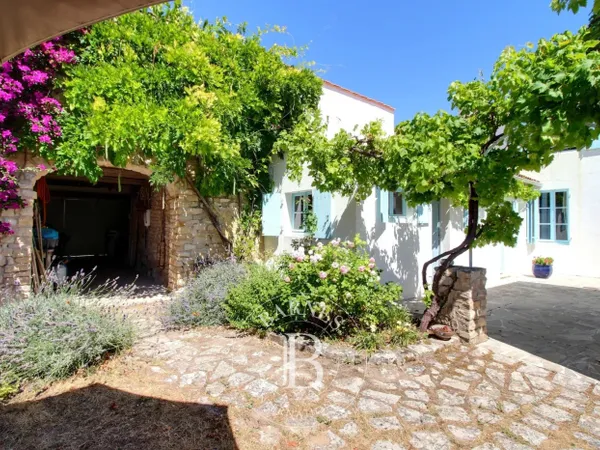 EXCLUSIVITÉ - Maison de village proche port à vendre - Ars en Ré