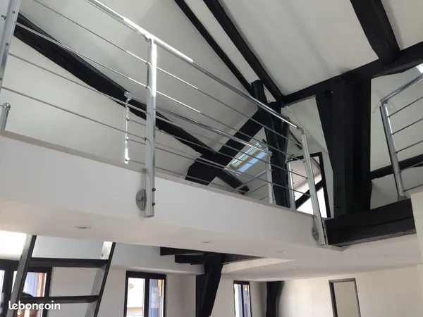 Appartement de caractère avec mezzanine et 2 chambres - Centre-ville de Mantes-la-Jolie - 169 900