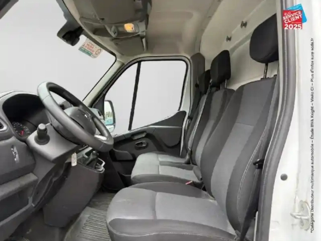 Renault Master fg f3500 l2h2 2.3 blue dci 135ch confort euro6 — photo 11