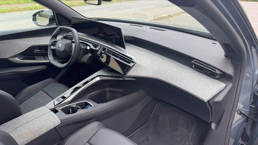Peugeot 3008 1.2 Hybrid 136 e-DSC6 - Allure – 2025 – 8716 km – Hybride essence – Boîte Automatique — photo 33