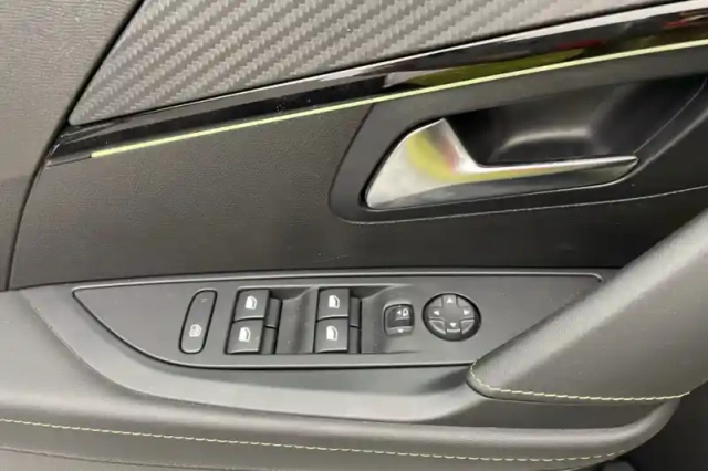 Peugeot 208 puretech 100 s&amp;s bvm6 — photo 109