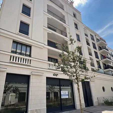 Box simple de 12 m2 à Clamart quartier Grand Canal