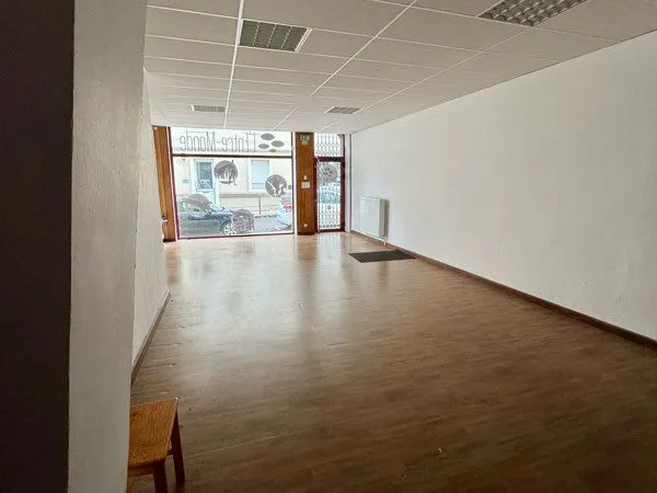 Local commercial 100 m² avec vitrine - Longwy centre, proche Place Darche