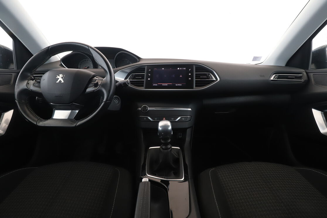Peugeot 308 1.2 PureTech Allure — photo 11