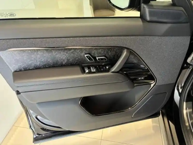 Land Rover Range Rover sport 3.0 p550e 550ch phev autobiography — photo 12