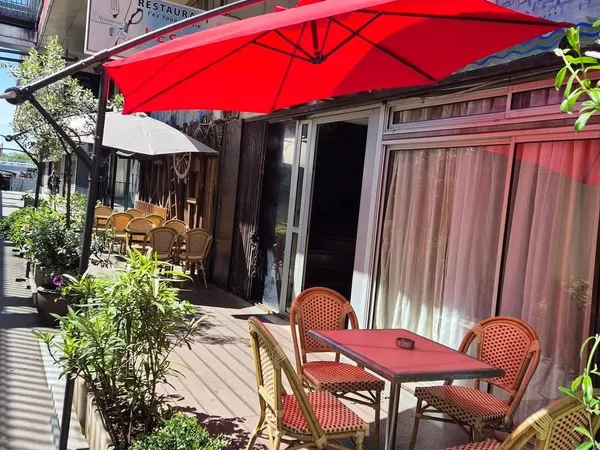 Boutique 2 pièces 180 m²