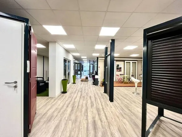 Local commercial 180 m²