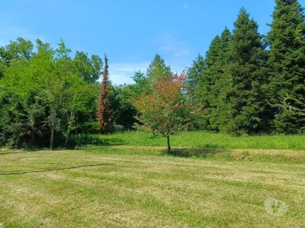 Villa spacieuse et moderne avec piscine et parc