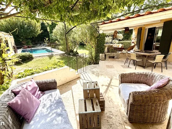 Villa 9 pièces 190 m²