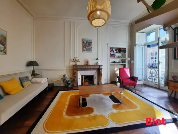 A VENDRE - RENNES QUARTIER MAIRIE APPARTEMENT DE CHARME 98.59m²