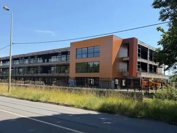 Local 140 m²