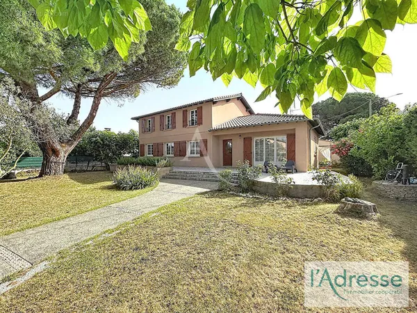 Maison 7 pièces Bruguières - BRUGUIÈRES ? Maison familiale de caractère avec piscine et double garag