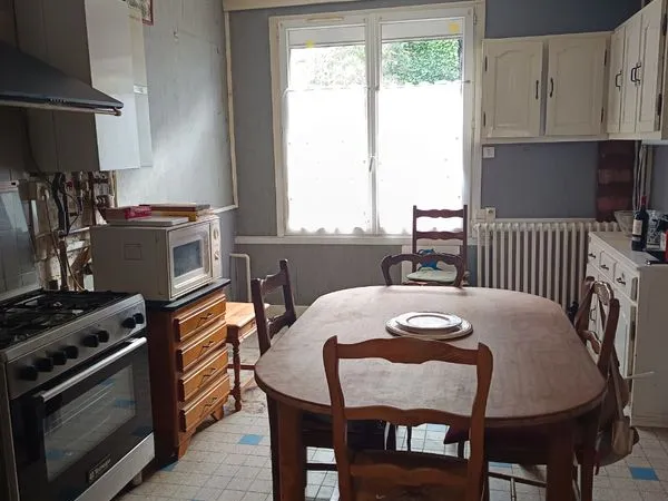 Maison en briques bien située, secteur calme