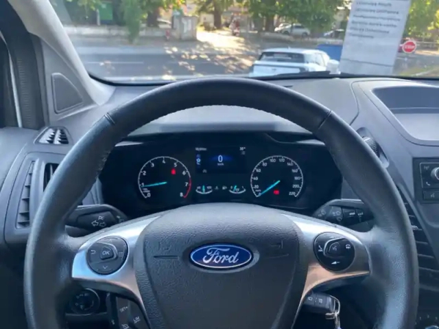 Ford Transit Connect fourgonnette l2 1.0e 100ch e85 trend business — photo 7