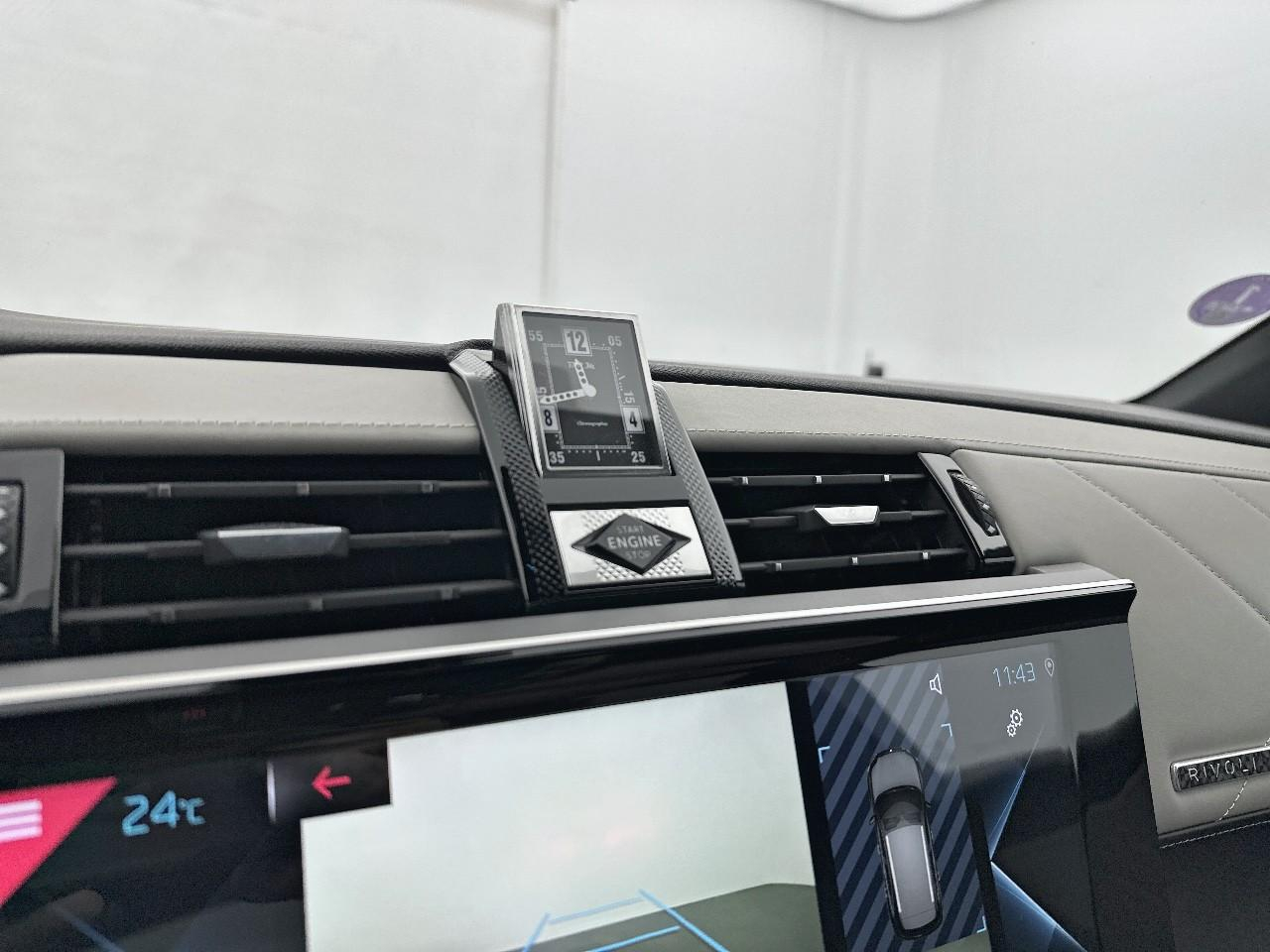 Ds Ds 7 crossback crossback hybride e-tense 300 eat8 4x4 rivoli — photo 24