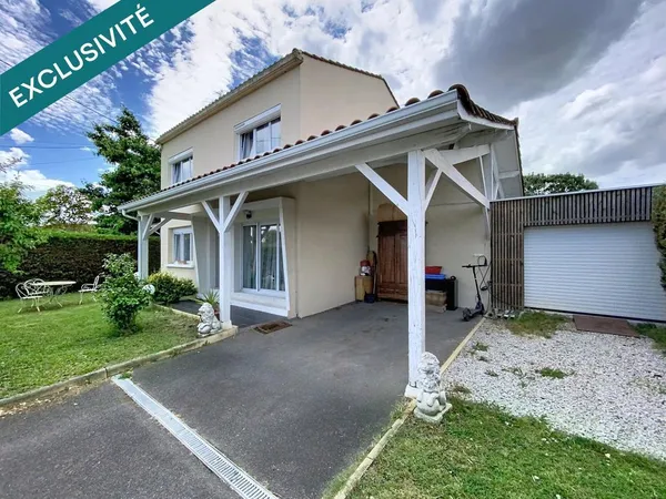 Maison familiale rénovée avec piscine et dépendance à Carbon-Blanc