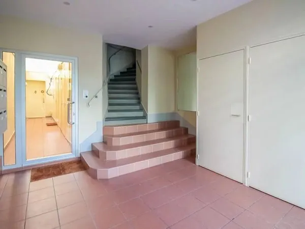Viager sans rente - local commercial - terrasse - 75018