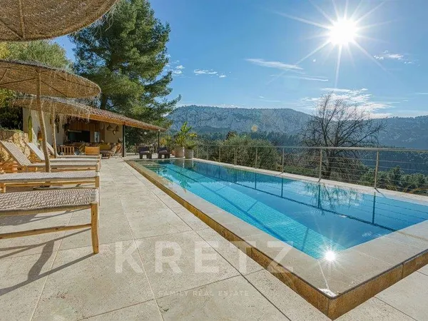 Maison 5 pièces 240 m²