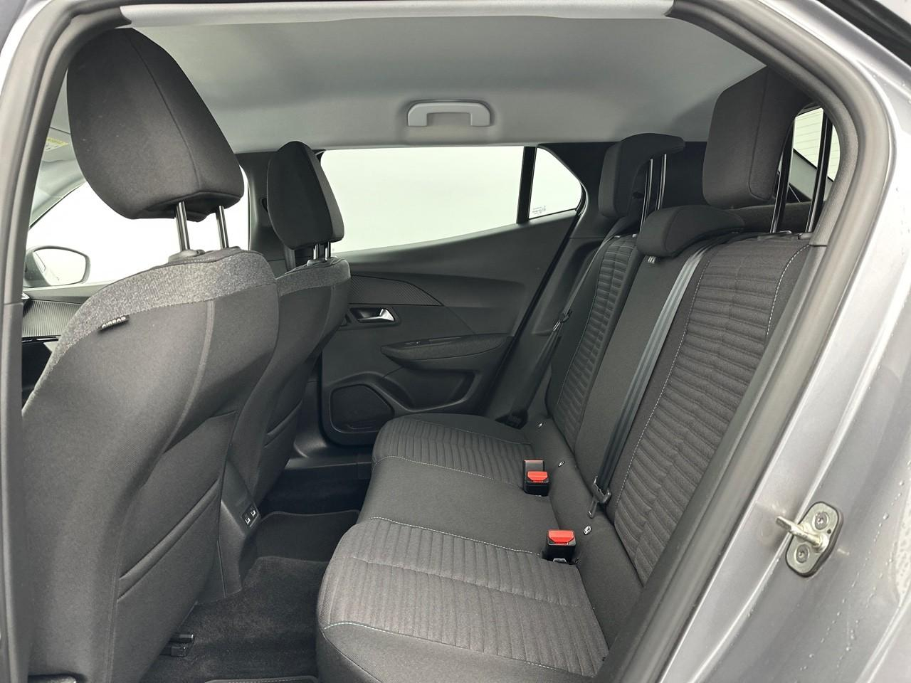 Peugeot 2008 puretech 130 s&s eat8 style — photo 12