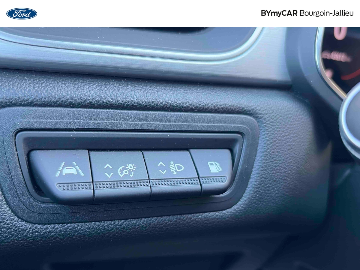 Renault Captur E-Tech Plug-in 160 — photo 19