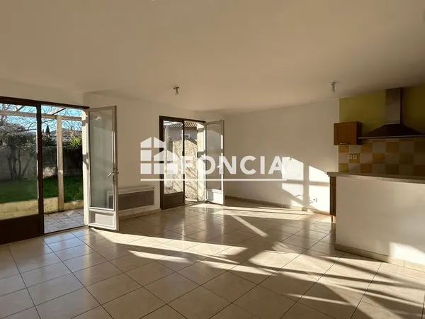 Maison Location Uzès 5p 114m² 995€