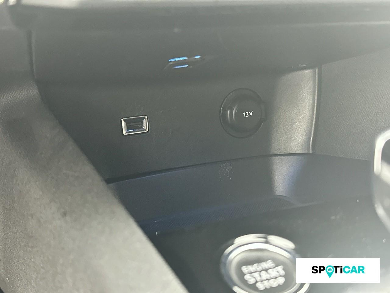 Peugeot 3008 plug-in hybrid4 300ch gt e-eat8 — photo 18