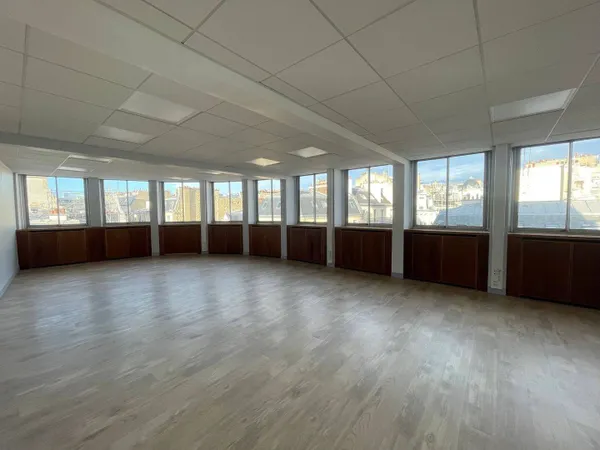 Bureaux 188 m²