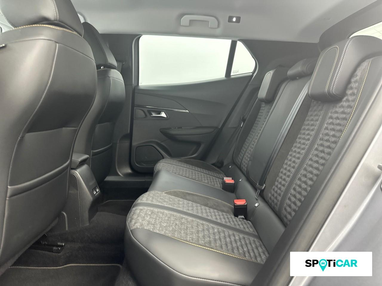 Peugeot 2008 1.2 puretech 130ch s&s roadtrip eat8 — photo 10