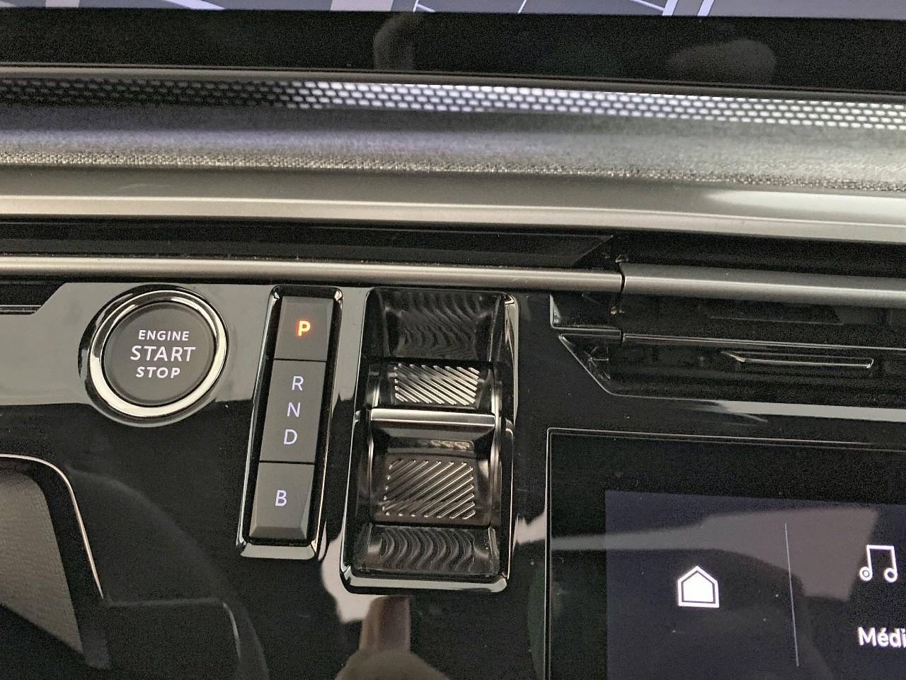 Peugeot 3008 plug-in hybrid 195 e-dcs7 gt — photo 15