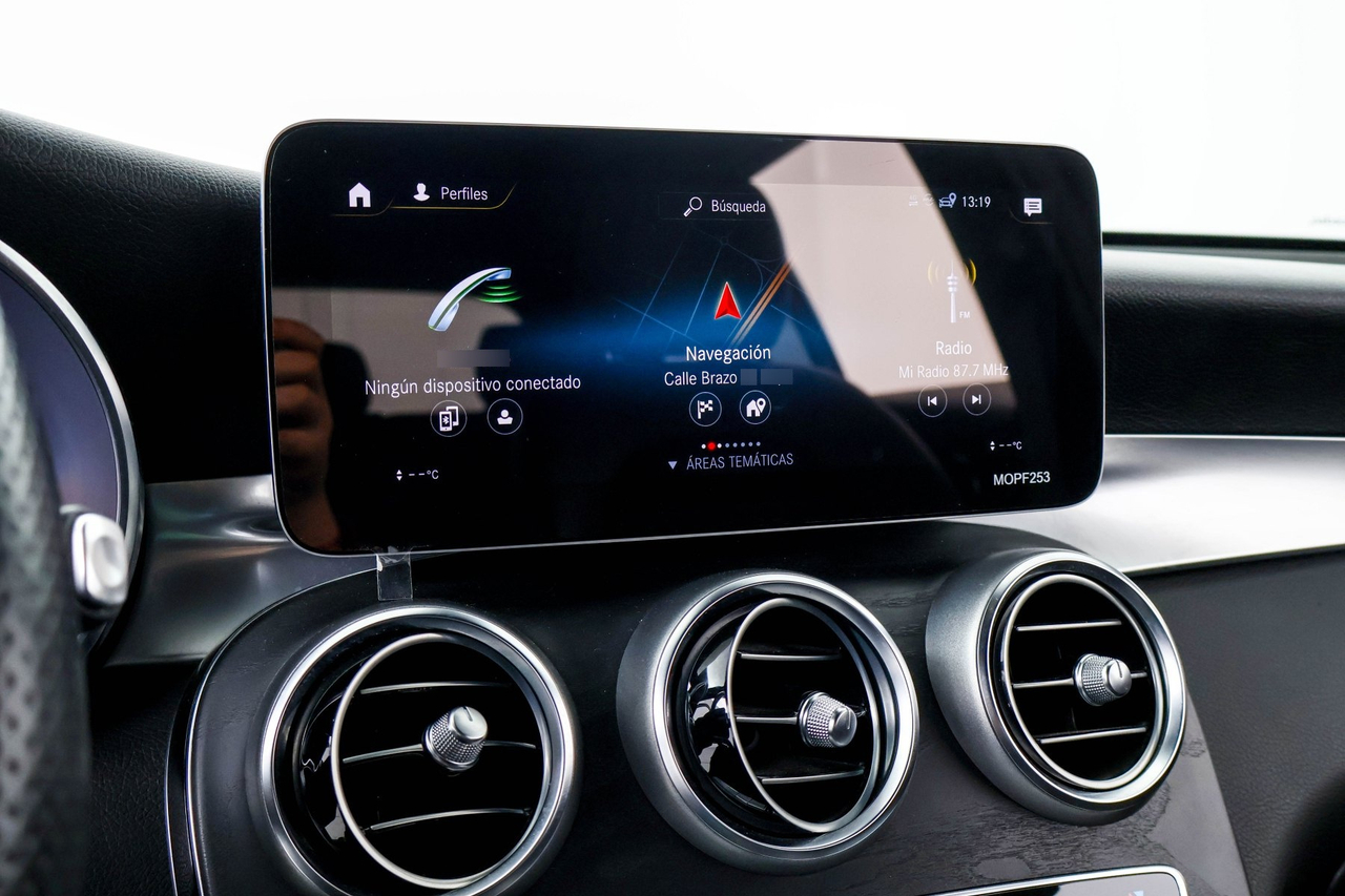 Mercedes GLC — photo 26