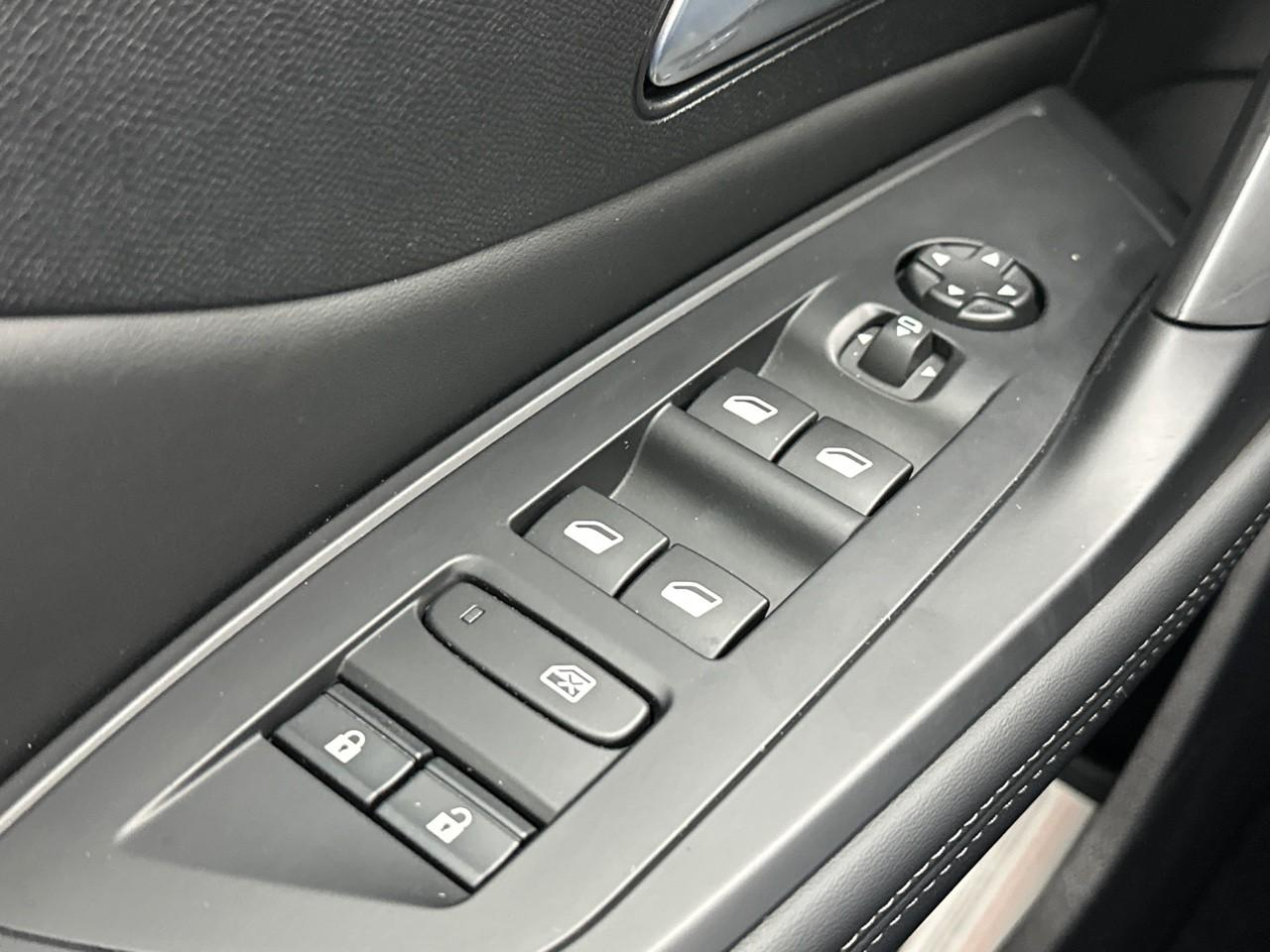 Peugeot 308 hybrid 145 e-dcs6 allure — photo 16