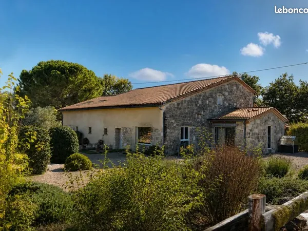 Maison 8 pièces 337 m²