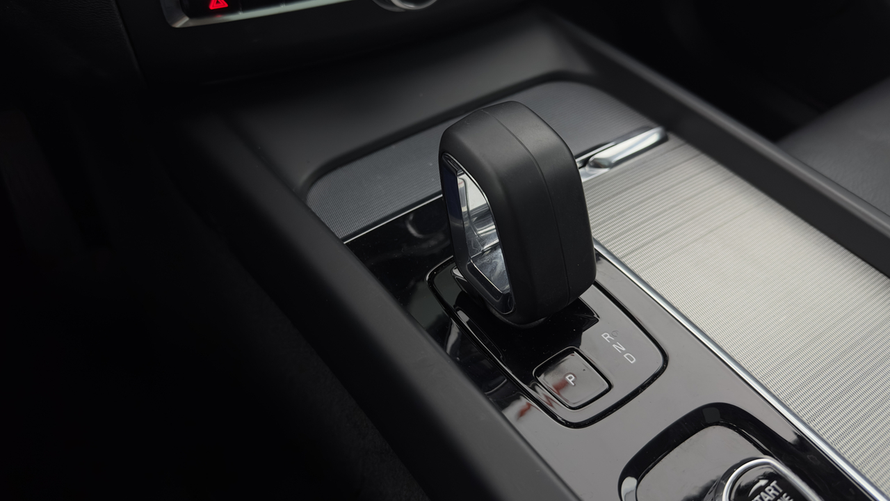 Volvo XC60 T6 Recharge AWD 253 ch + 145 ch Geartronic 8 — photo 27