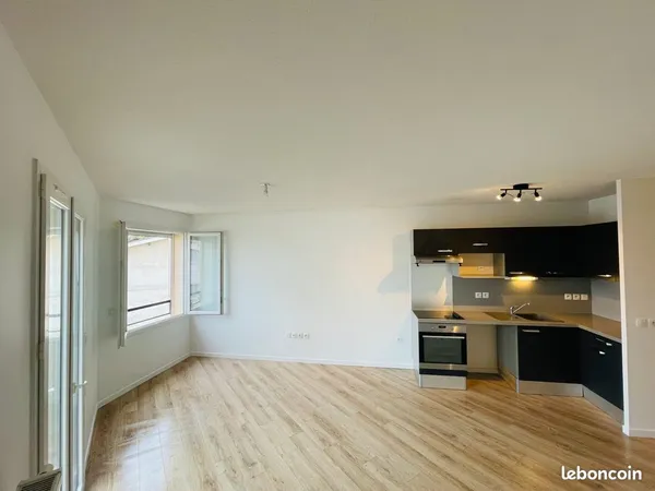 À LOUER - BEL APPARTEMENT T3 DE 65 m² À VILLENAVE-D'ORNON