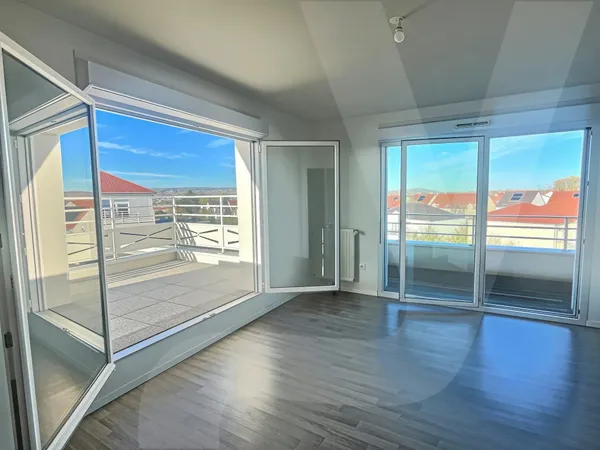 T2 TOMBLAINE TERRASSE+BALCON PARKING