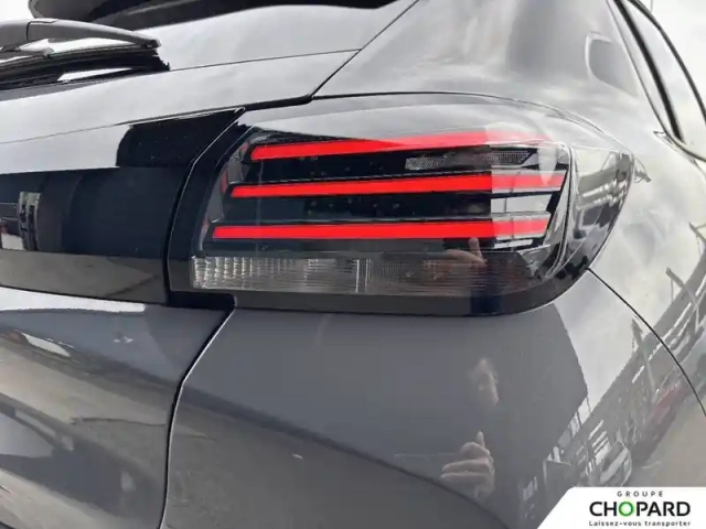 Peugeot 208 turbo 100 ch bvm6 — photo 11